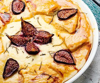 Pizza bianca con fichi, mele e miele