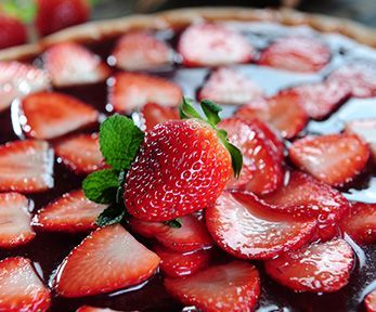 Pizza con confettura di fragole