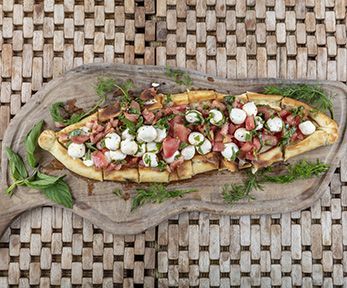 Come fare la pizza turca vegetariana