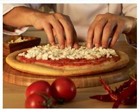 La mozzarella per la pizza fatta in casa La mozzarella per la pizza fatta in casa