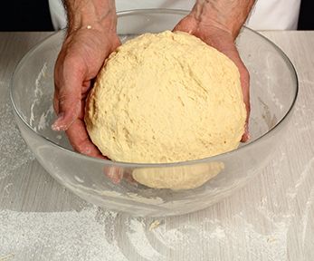 Come fare l'impasto per pizza a lunga lievitazione