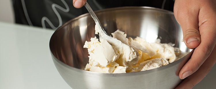 Tiramisù con formaggio spalmabile: ricette, idee e curiosità Tiramisù con formaggio spalmabile: ricette, idee e curiosità