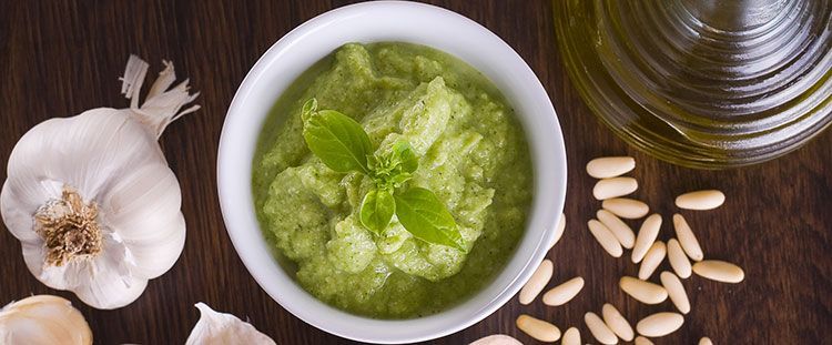 Come fare il pesto di zucchine Come fare il pesto di zucchine