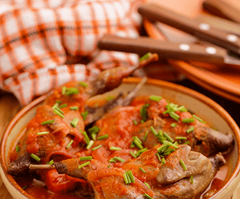 Come cucinare le quaglie al sugo Come cucinare le quaglie al sugo