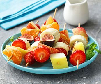 Come fare gli spiedini di frutta estiva Come fare gli spiedini di frutta estiva