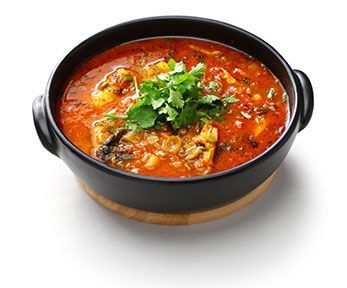 Come si fa la zuppa di pesce napoletana