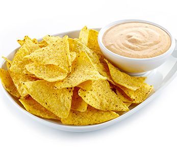Come fare la crema di formaggio per i nachos Come fare la crema di formaggio per i nachos