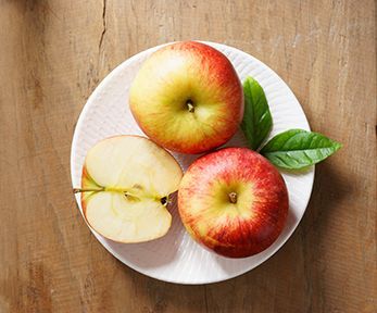 Come servire la frutta nel piatto