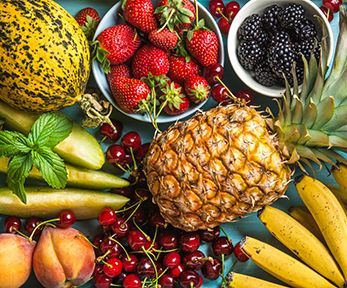 Come servire la frutta estiva