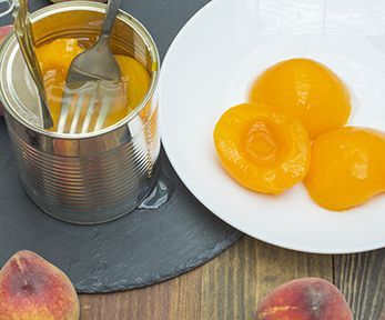 Come servire la frutta sciroppata