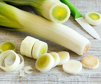 Come si fa la polenta bianca con sugo di porri Come si fa la polenta bianca con sugo di porri