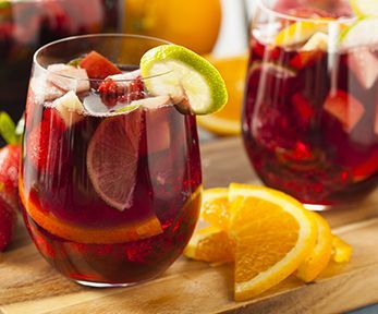 Come tagliare la frutta per la sangria Come tagliare la frutta per la sangria