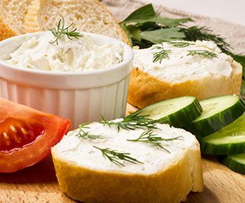 Abbinare il formaggio spalmabile con la verdura cruda