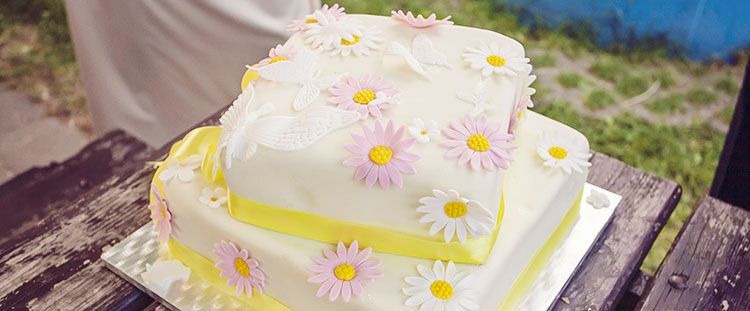 Come fare una torta a due piani Come fare una torta a due piani