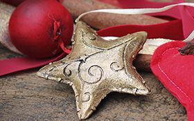 Addobba il tuo albero con fantasia Addobba il tuo albero con fantasia