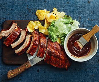 Come cucinare le costine di maiale con patate