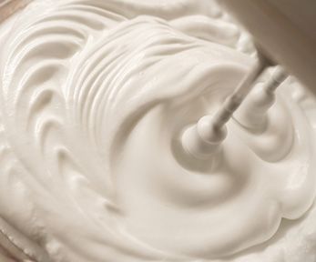 Come fare la panna da cucina in casa con il frullatore Come fare la panna da cucina in casa con il frullatore