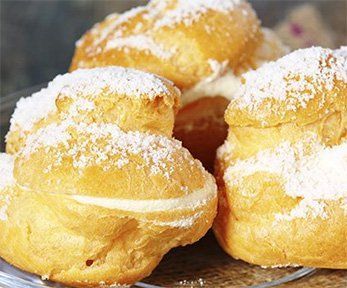 Zeppole, cornetti e bignè Zeppole, cornetti e bignè