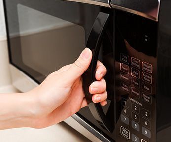 Come cucinare le jacket potatoes nel microonde