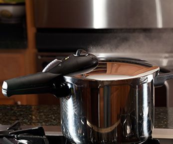 Come si cucina con la pentola a pressione Come si cucina con la pentola a pressione