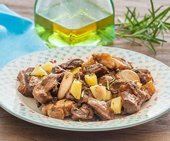 Come cucinare l'agnello alla cacciatora Come cucinare l'agnello alla cacciatora
