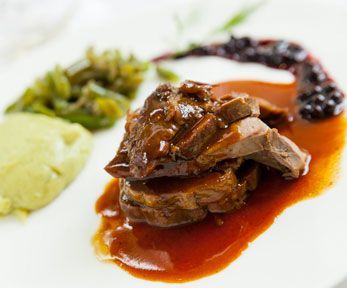 Come fare lo spezzatino di cervo in umido