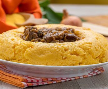 Polenta con i ciccioli