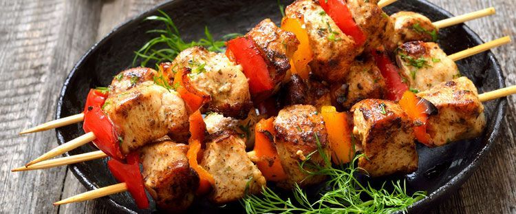 Come cucinare gli spiedini di carne