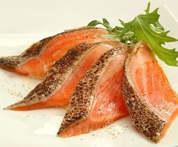 Di pesce: come fare la tagliata di salmone Di pesce: come fare la tagliata di salmone