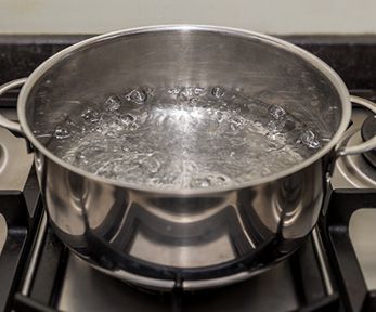 Come cucinare i wurstel bolliti