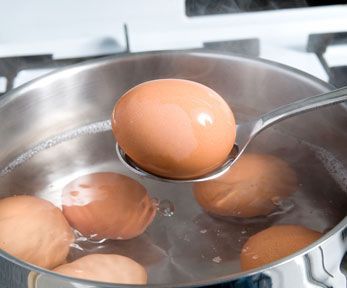 Le uova che stai usando sono fresche? Ecco 4 semplici trucchi per