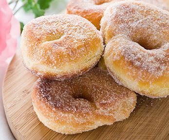 Come fare le ciambelle senza stampo Come fare le ciambelle senza stampo