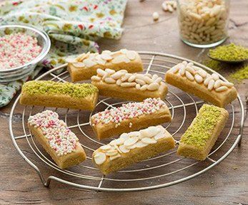 Come decorare i biscotti con zuccherini colorati Come decorare i biscotti con zuccherini colorati