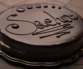 Come scrivere sui dolci con il cioccolato