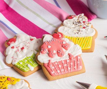 Come scrivere sui dolci con la pasta di zucchero