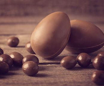 Come fare le uova di Pasqua con lo stampo in silicone Come fare le uova di Pasqua con lo stampo in silicone