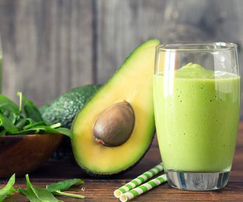 Come mangiare l'avocado a colazione Come mangiare l'avocado a colazione