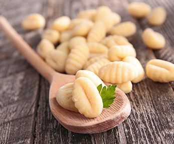 Come cucinare gnocchi alla carbonara Come cucinare gnocchi alla carbonara