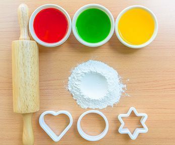 Come fare le chiacchiere colorate Come fare le chiacchiere colorate