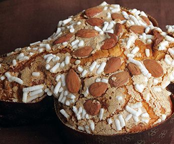 Come fare la glassa sulla colomba pasquale Come fare la glassa sulla colomba pasquale