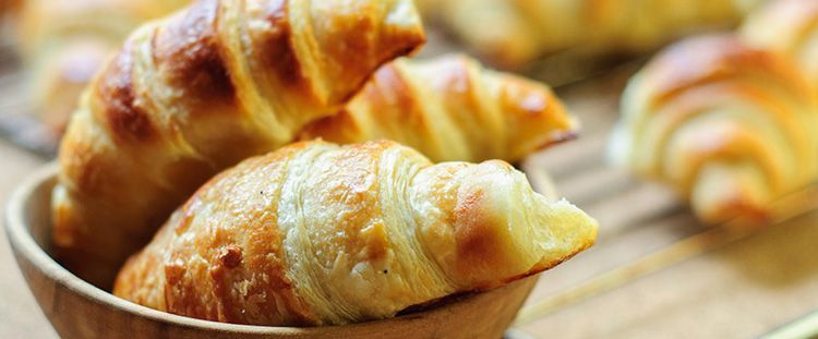 CORNETTI di SOFFICE PASTA BRIOCHE leggeri per una sana colazione