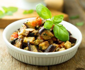 Come condire le friselle con la caponata di verdure Come condire le friselle con la caponata di verdure