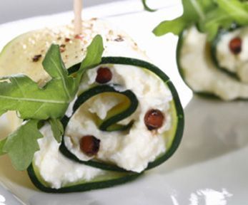 Come fare gli involtini di zucchine Come fare gli involtini di zucchine