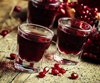 Come si prepara il liquore al melograno Come si prepara il liquore al melograno
