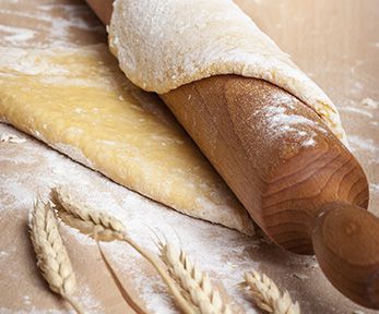 Nidi di tagliatelle dolci al forno