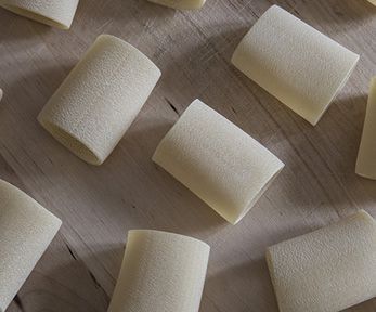 Come si fanno i paccheri in casa Come si fanno i paccheri in casa