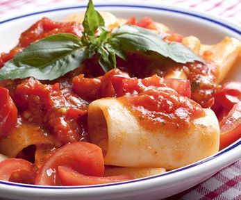 Come si fanno i paccheri alla sorrentina Come si fanno i paccheri alla sorrentina