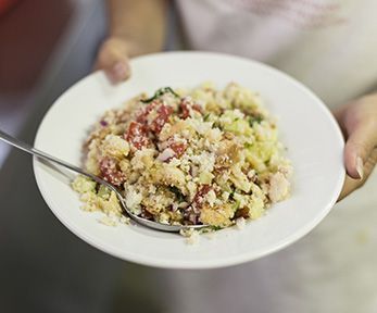 Come si fa la panzanella umbra Come si fa la panzanella umbra