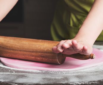 Come fare la pasta di zucchero colorata Come fare la pasta di zucchero colorata