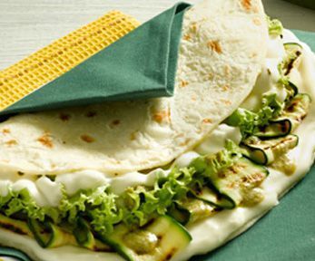 Come farcire una piadina vegetariana Come farcire una piadina vegetariana
